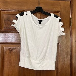 A. Byer White Short Sleeve Textured Blouse